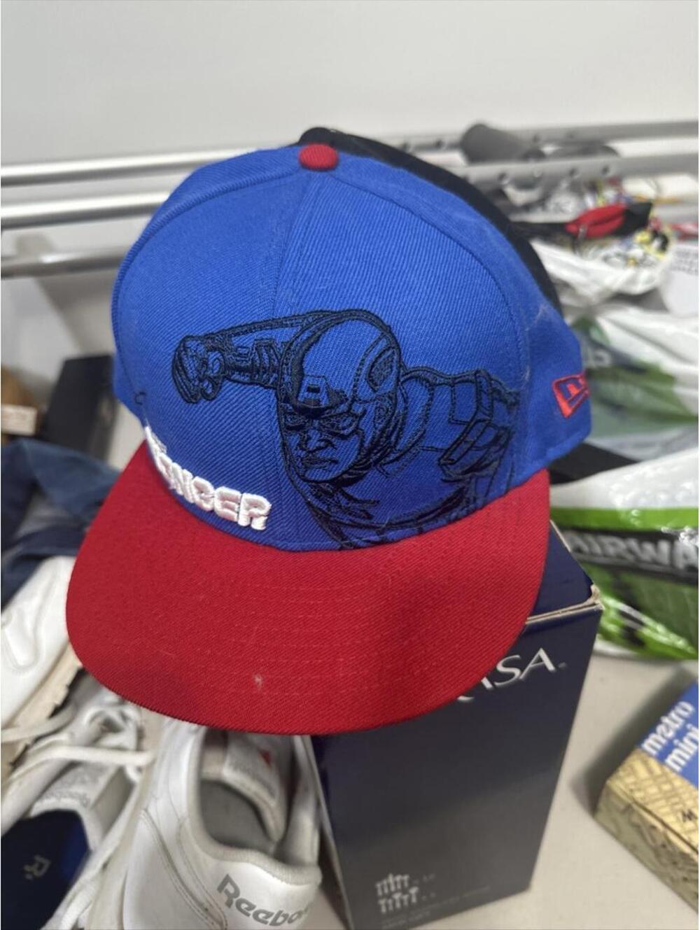 Marvel Captain America New Era 59Fifty fitted Cap hat with Captain America
